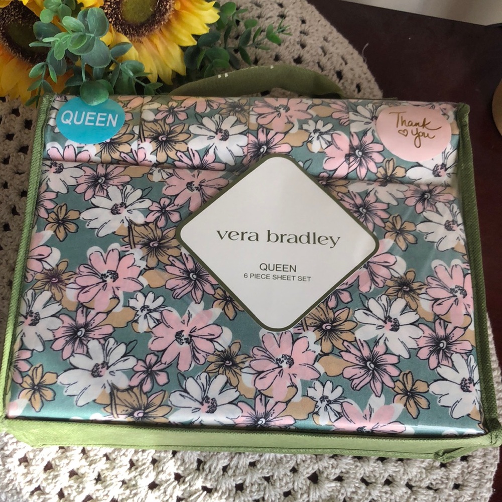 Vera Bradley QUEEN Sheet Set with Floral Pattern